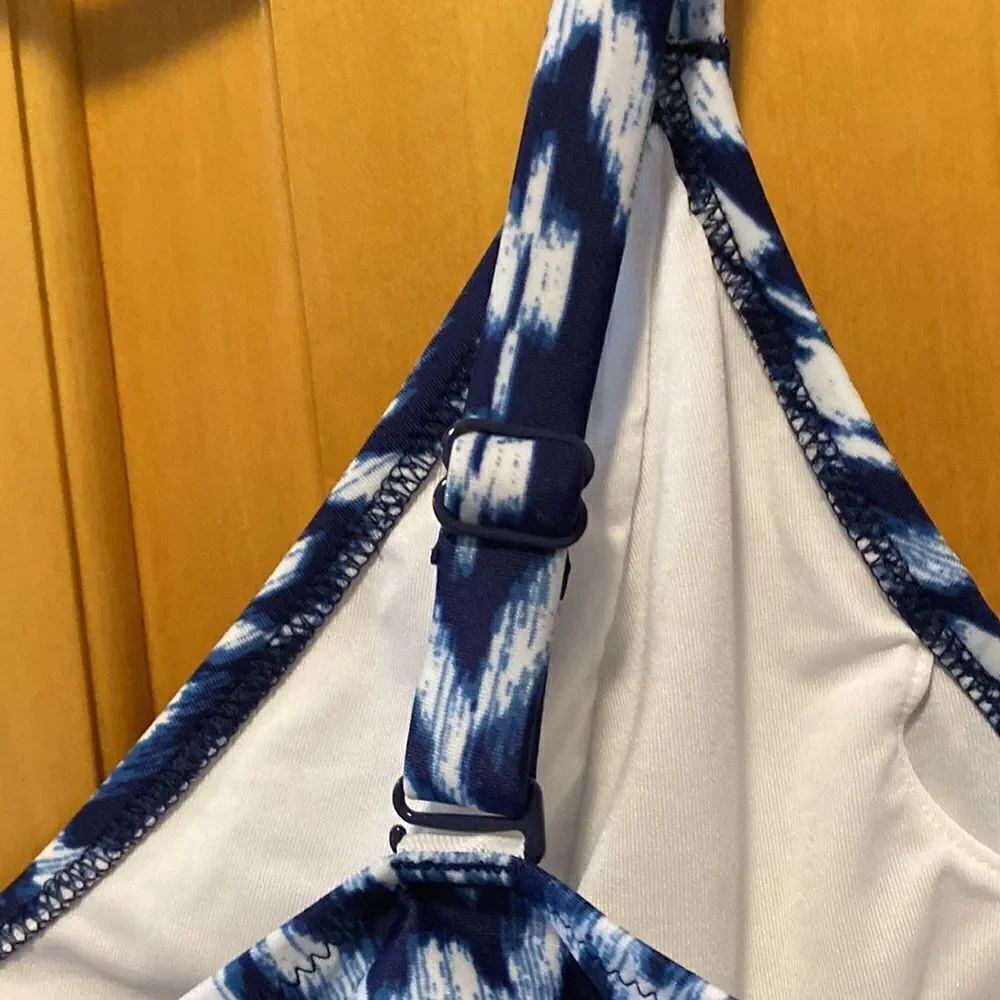 Batik Navy and white bikini top - Picture 3 of 3